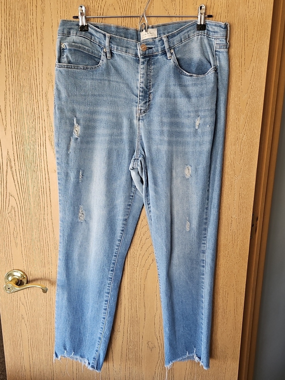 Nicole Miller Light Wash Distressed Ankle Jeans